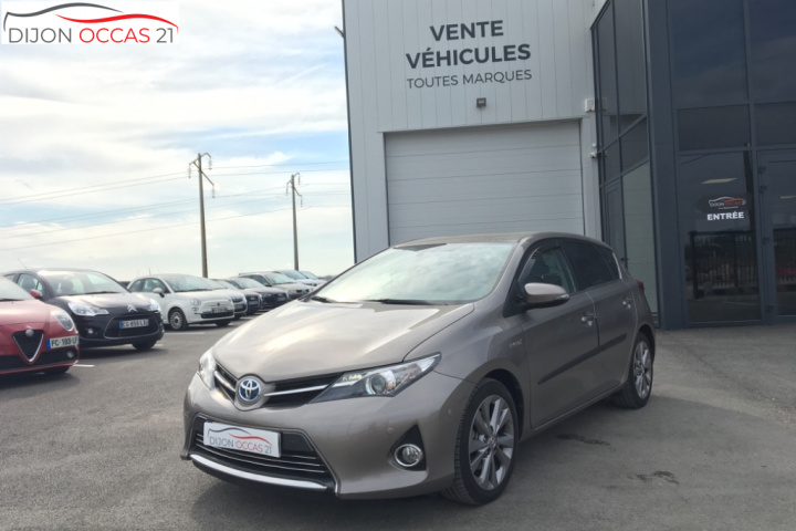 TOYOTA AURIS BUSINESS