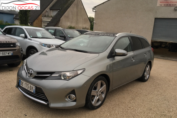 TOYOTA AURIS TOURING SPORTS