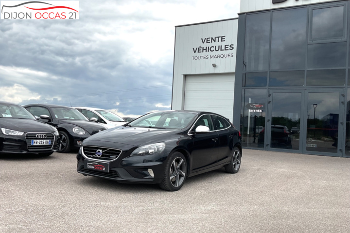 VOLVO V40